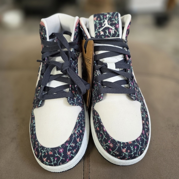 Nike Navy and Pink Floral High-Tops - Picture 3 of 10